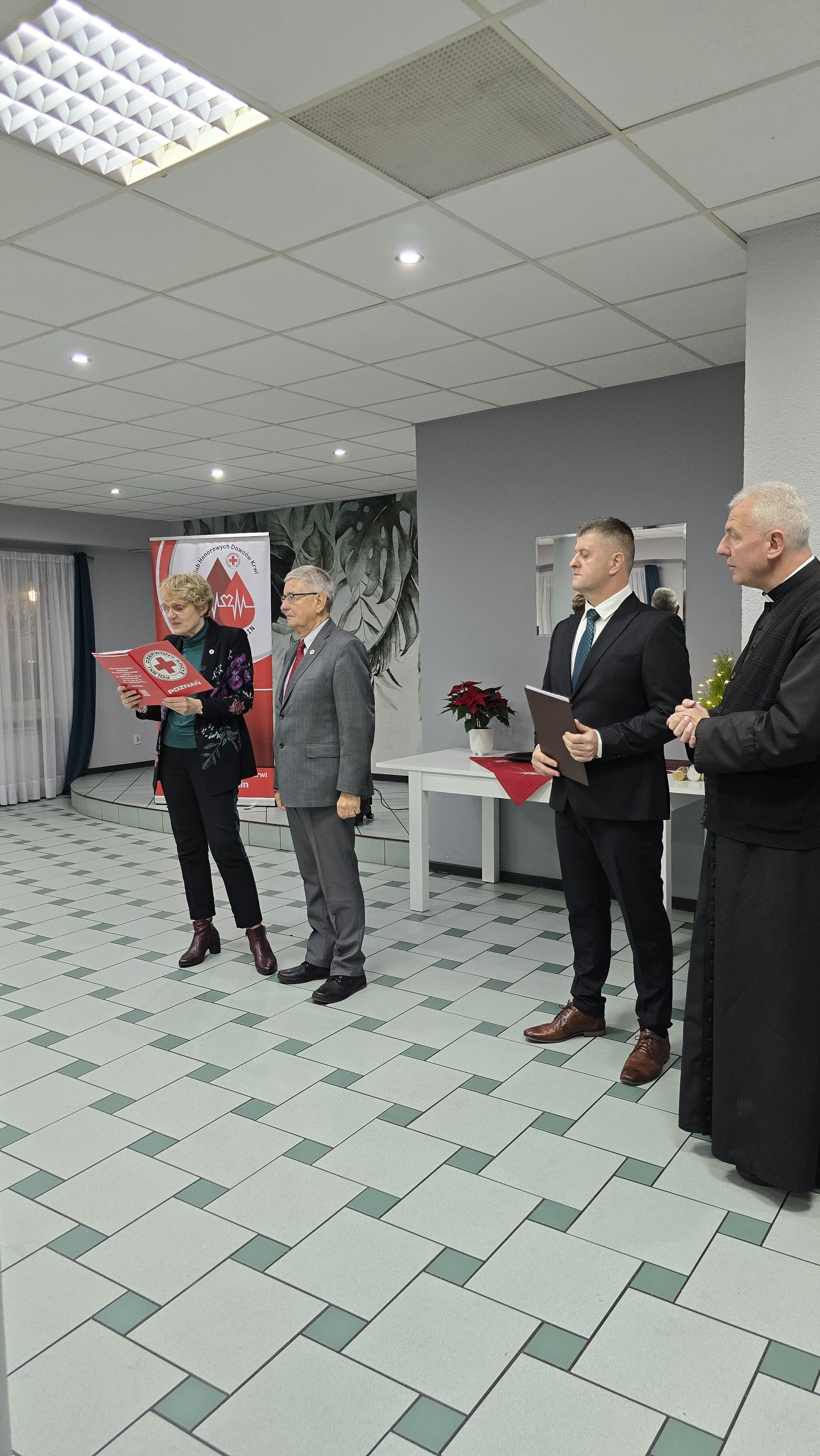 Przem&oacute;wienie kobiety na gali