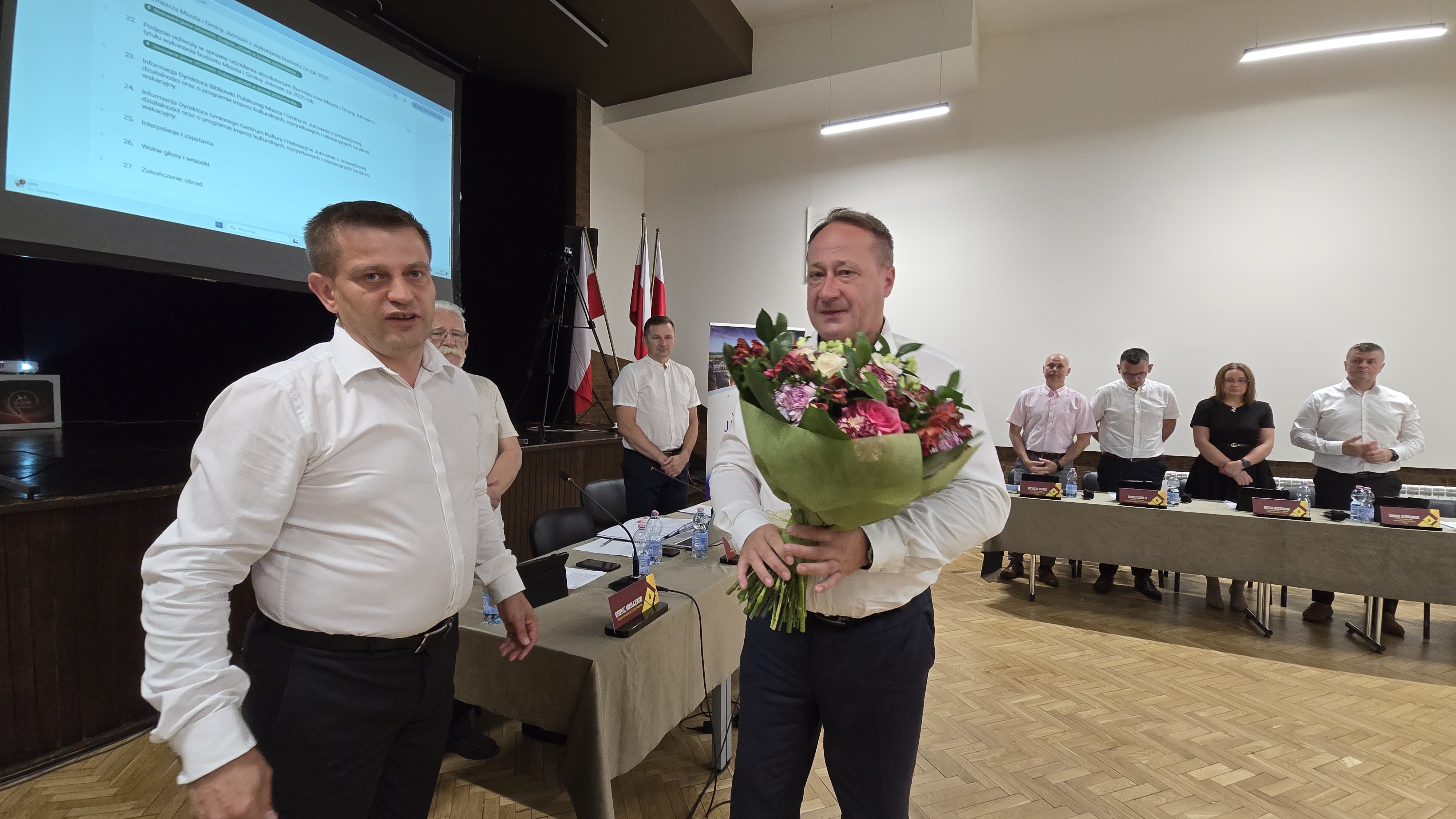 Burmistrz wraz z Przewodniczącym Rady Miejskiej.
